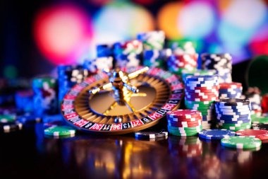 super33 platform interface showing football markets, live-dealer tables, and slot games